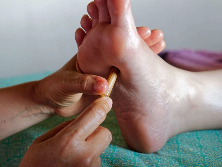 Picture showing the Quoimai-Thai-Foot-Massage ( Reflexology)