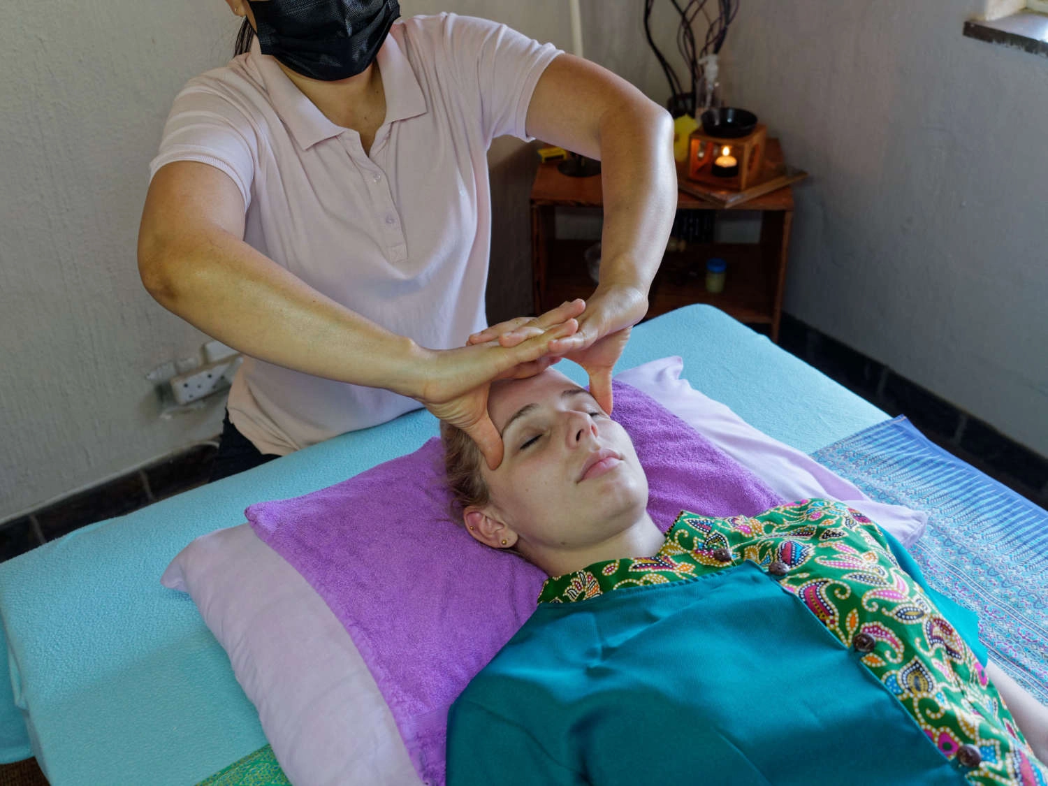 Picture showing the Quoimai-Thai-Head-Neck-and-Shoulder-Massage