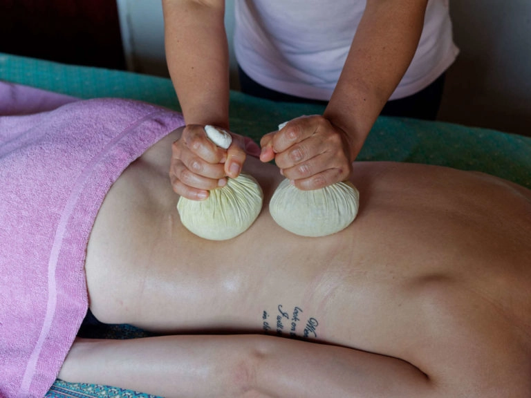 Picture showing the Quoimai-Thai-Hot-Herbal-Massage