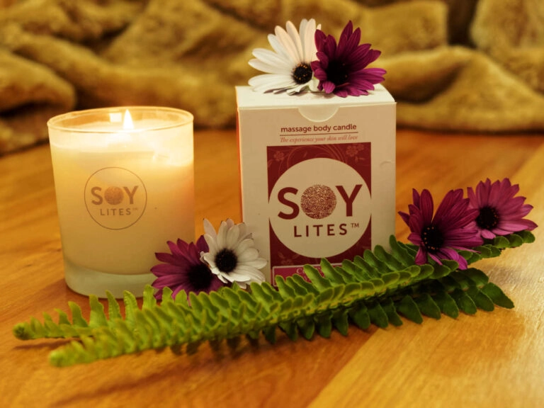 Picture showing the Quoimai-Thai-Soy-Candle-Massage
